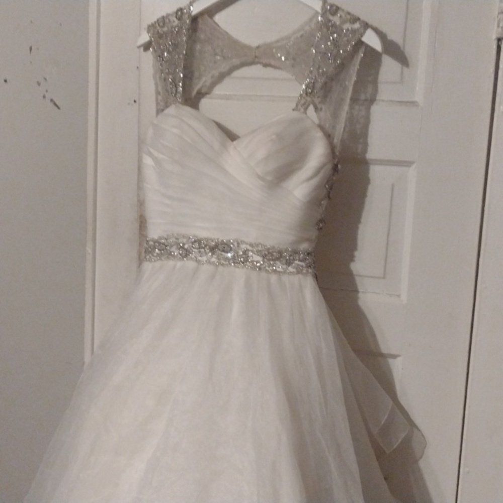 Fiore Couture wedding dress